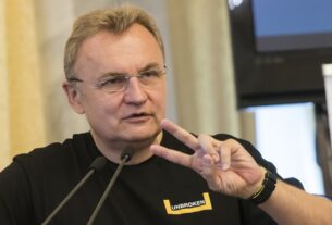 Садовий «пиляє бабки» на пораненних: лавки по 141 тисячі, мільйони без звіту і зачистка преси